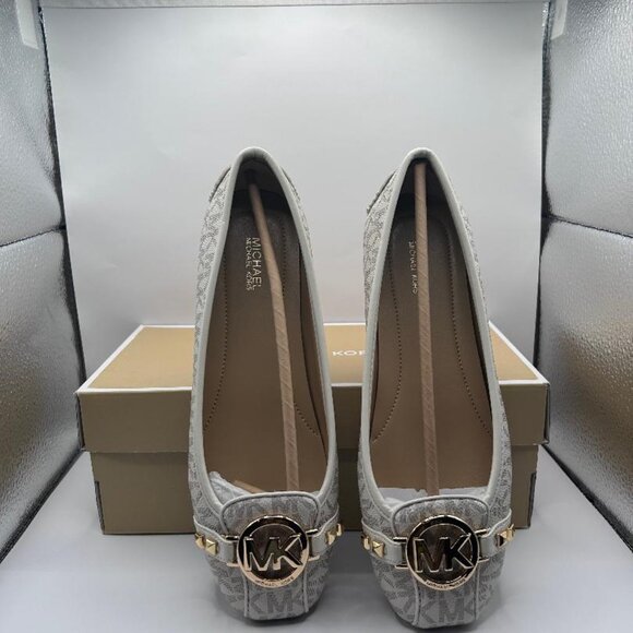 Michael Kors Fulton Moccasin in Vanilla Size 7.5 Gold Metal Accents - Picture 2 of 9